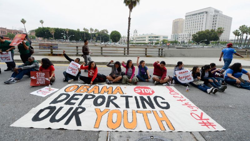 Cuidado pues el proceso para evitar la deportación de jóvenes, puede ser imán de fechorías.