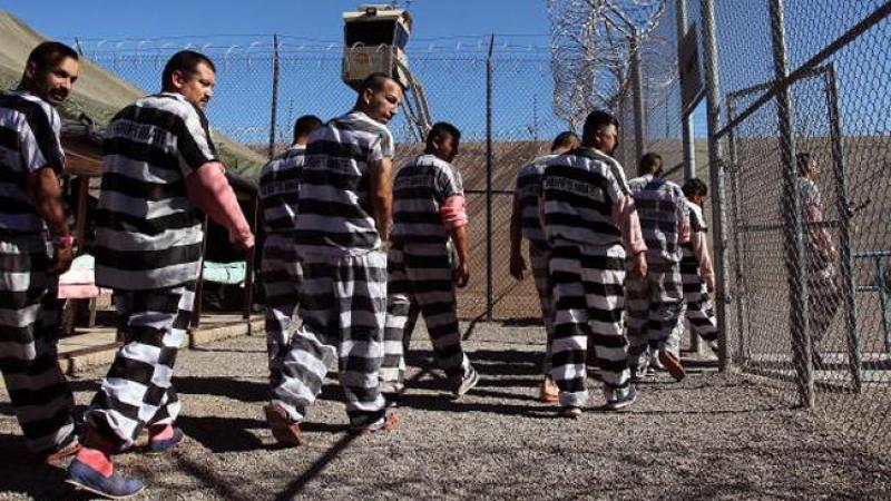 Denuncian aislamiento de inmigrantes presos