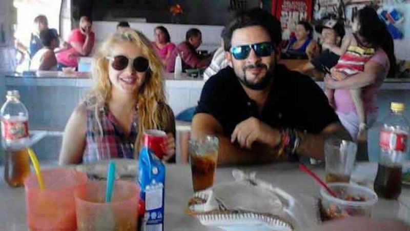 Paulina Rubio y Gerardo en el mercadito