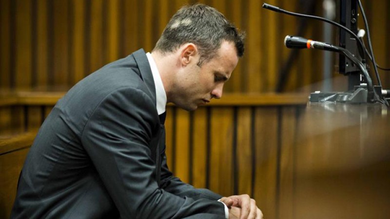 Salen fotos de Pistorius ensangrentado