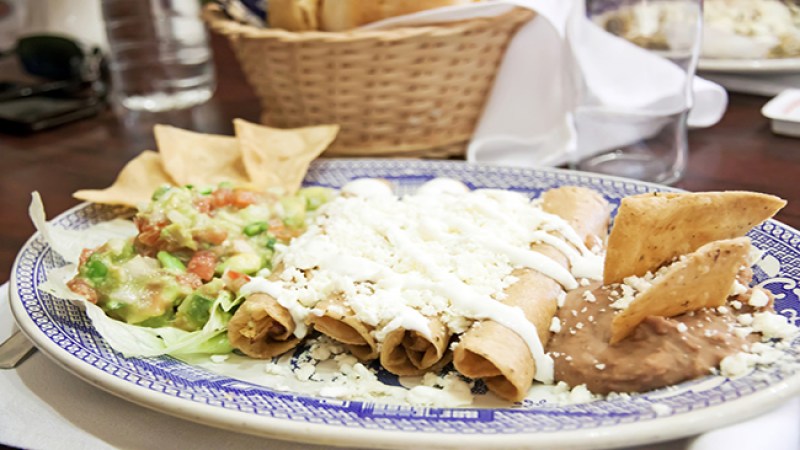 Enchiladitas de mole poblano