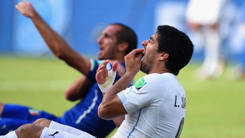 La FIFA suspende y multa a Luis Suárez