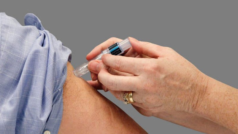 Unos dicen que es buena protección para la salud, otros se asustan y la rechazan.