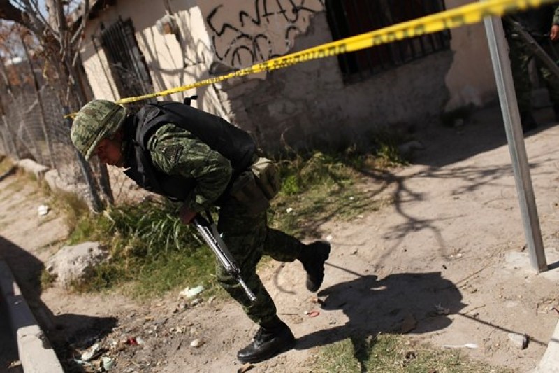 Hallan 40 cadáveres en fosa en Veracruz