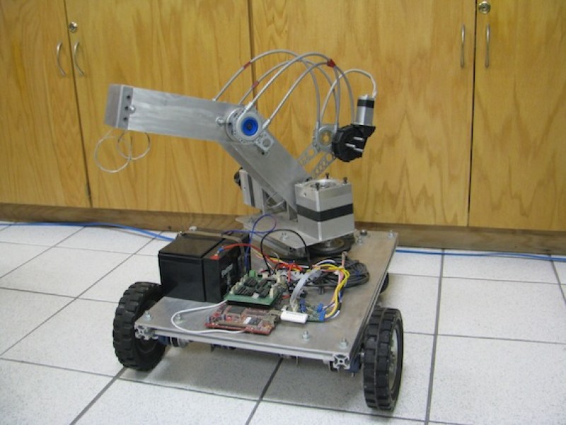 Robot mexicano ayudaría en terremotos