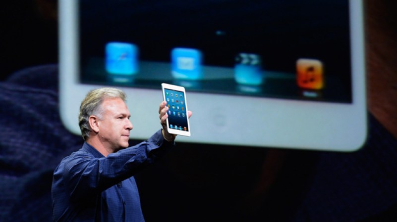 "El iPad mini es tan delgado como un lápiz y tan ligero como una libreta", aseguró Philip Schiller, vicepresidente de Marketing Mundial de Apple.