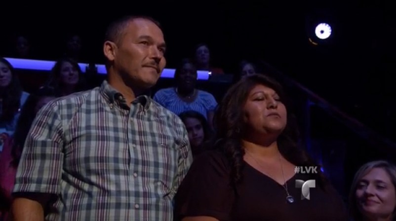 Sus padres le dijeron lo orgullosos que estaban de ella.