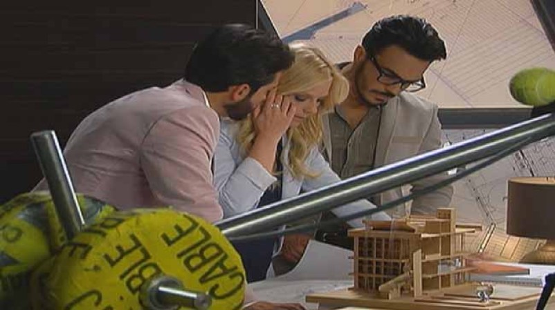 Ignacia conoce a Pedro tras una fuerte discusión con su prometido, Tomás, interpretado por Fabián Ríos (izquierda en la foto). En la telenovela también actúa Shalim (derecha en la foto).