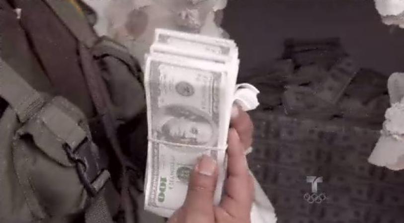El Coronel Jimenez sigue su lucha contra el narcotráfico, encontrándose a menudo dinero escondido.