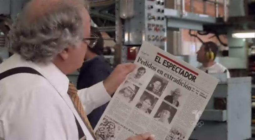 Guillermo Cano está feliz de ver la portada que tanto había esperado publicar.