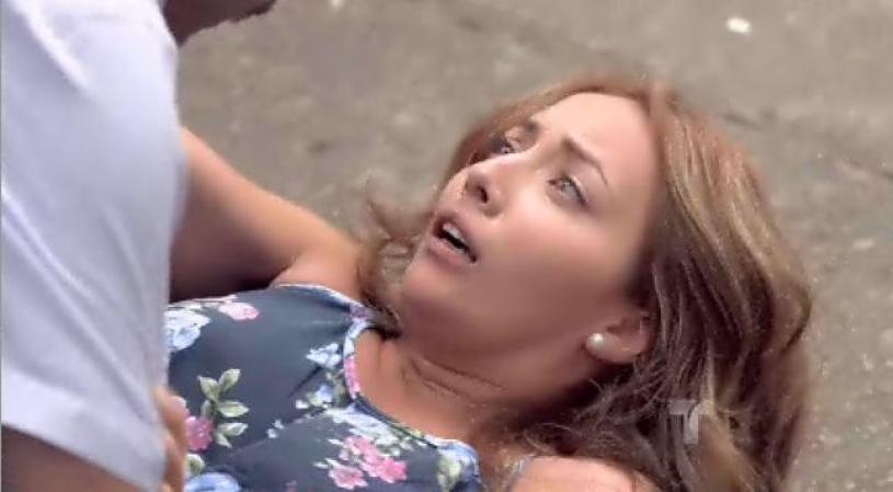 Yesenia recibe un balazo del hombre que ama.