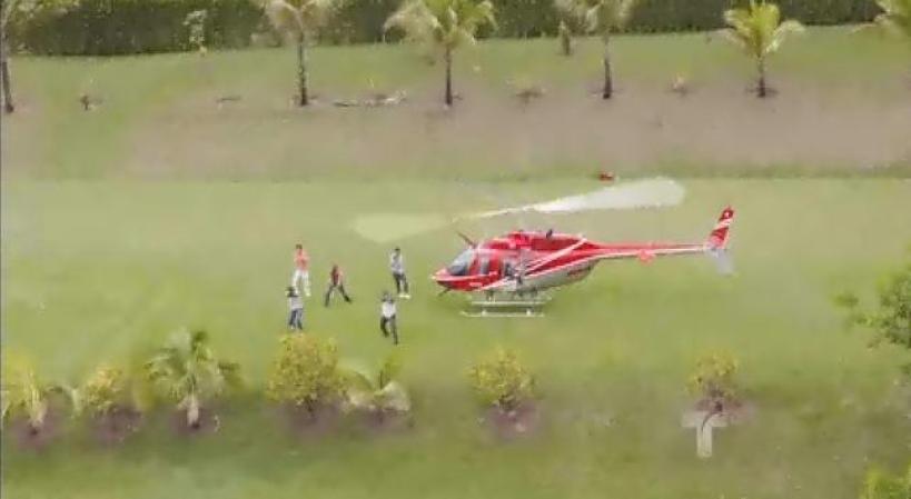 Pero Escobar también cuenta con un helicóptero con el cual puede escapar.