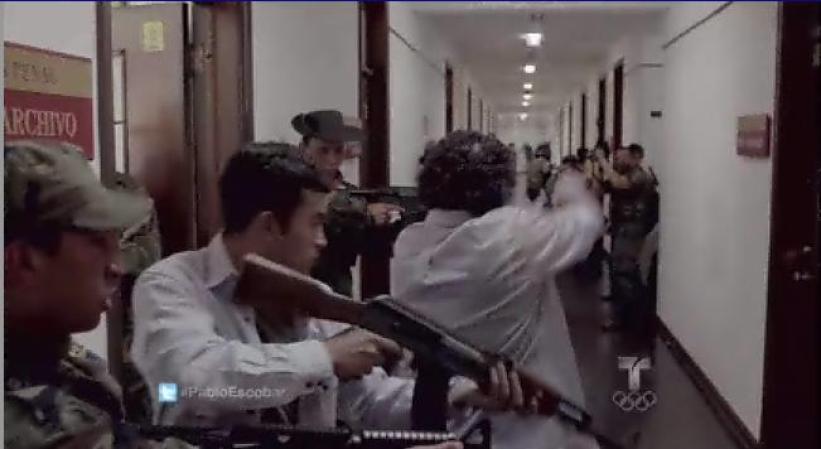 Mientras adentro del Palacio todo se torna caótico.