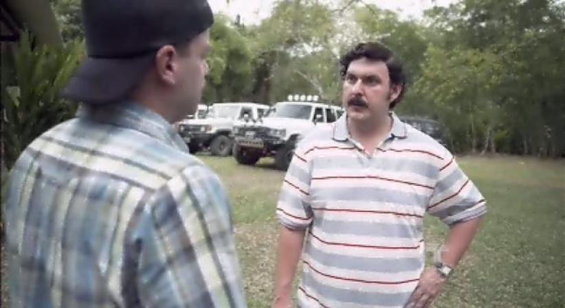 Pablo Escobar intenta hablar con Regina, sin embargo ésta no le contesta el teléfono, así es que pregunta a Marino, su ex chofer, qué debe de hacer.