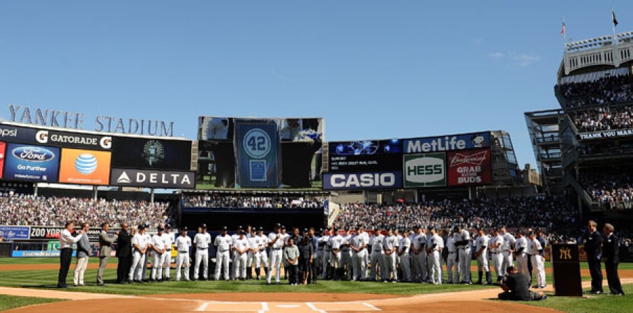 El reelevista panameño, Mariano Rivera, fue homenajeado por todo lo alto en el estadio de los Yankees de Nueva York, en vista de su última temporada en las grandes ligas.