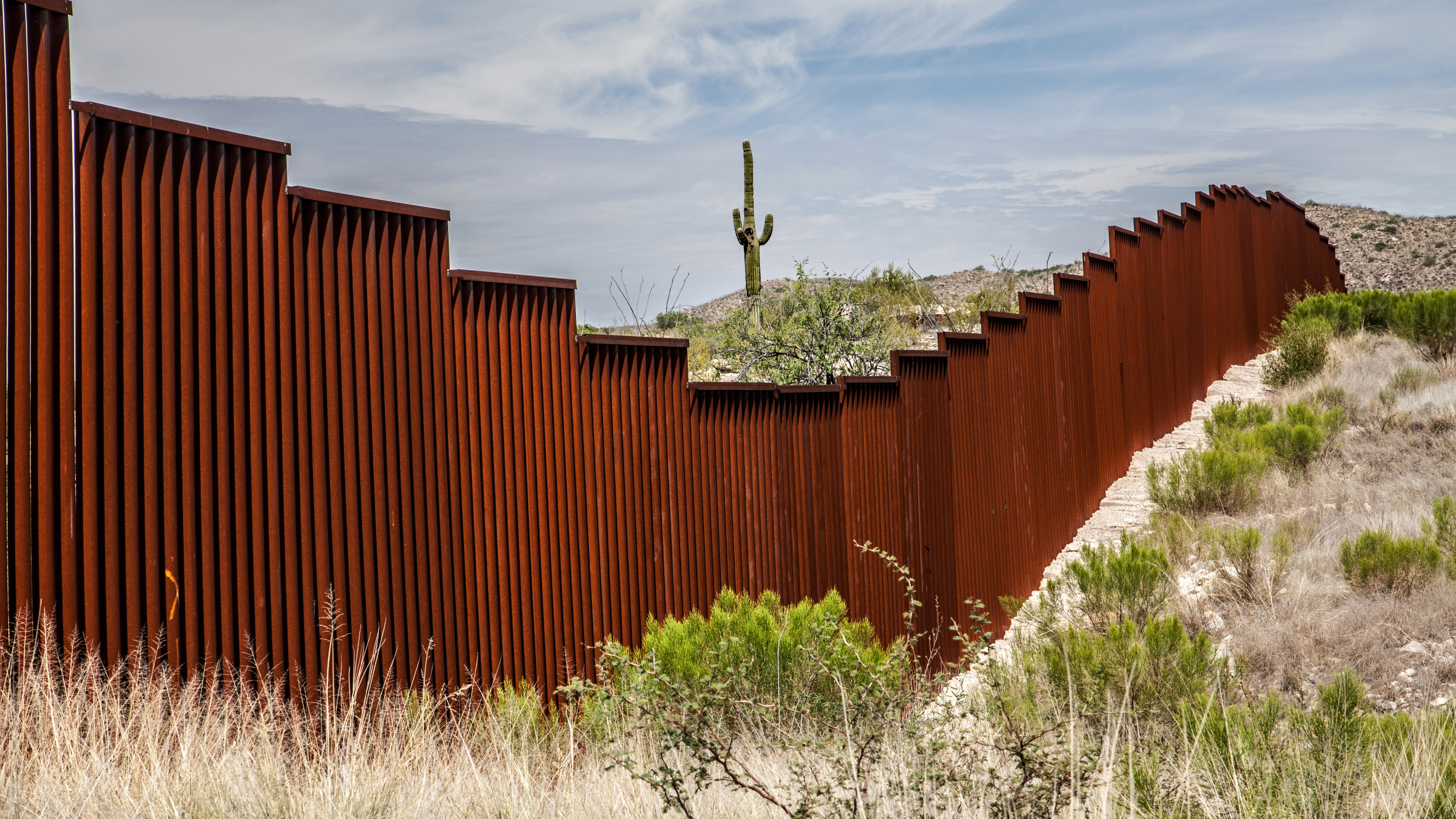 La linea fronteriza entre Estados Unidos y México registra menos cruces, en los últimos 5 años. 