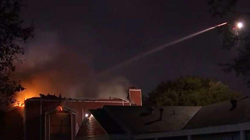 Familias_lo_pierden_todo_tras_incendio_en_Dallas.jpg