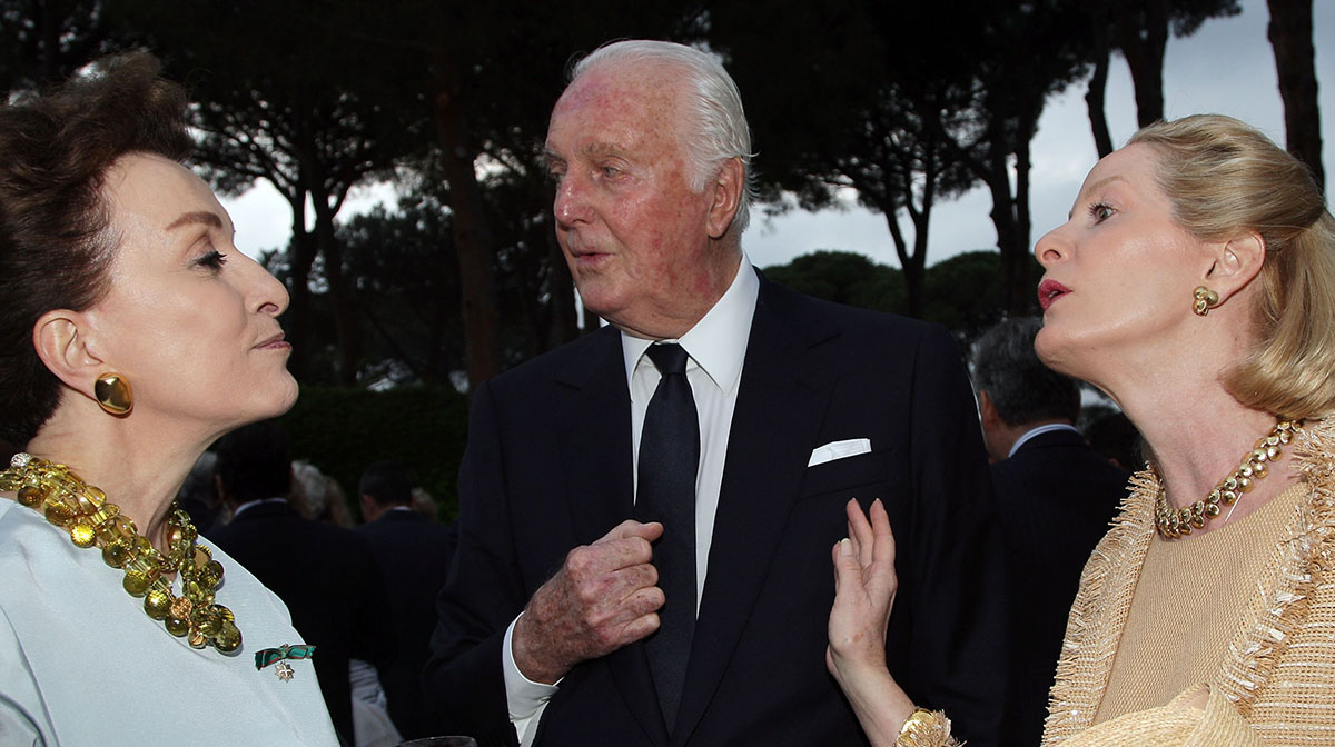 12 de marzo de 2018 El prestigioso diseñador de modas Humbert de Givenchy falleció el sábado 10 de marzo en su casa, a la edad de 91, luego de una gloriosa carrera durante la cual pudo vestir a celebridades como la actriz Audrey Hepburn.