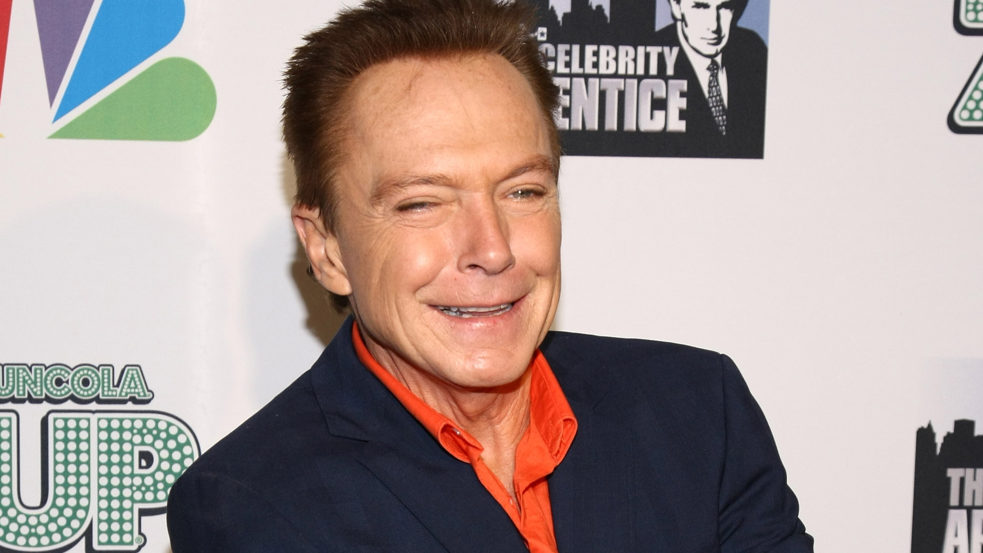 El actor y cantante estadounidense David Cassidy, ídolo adolescente de la década de 1970, murió el 21 de noviembre de 2017 en Fort Lauderdale, Florida. Tenía 67 años.