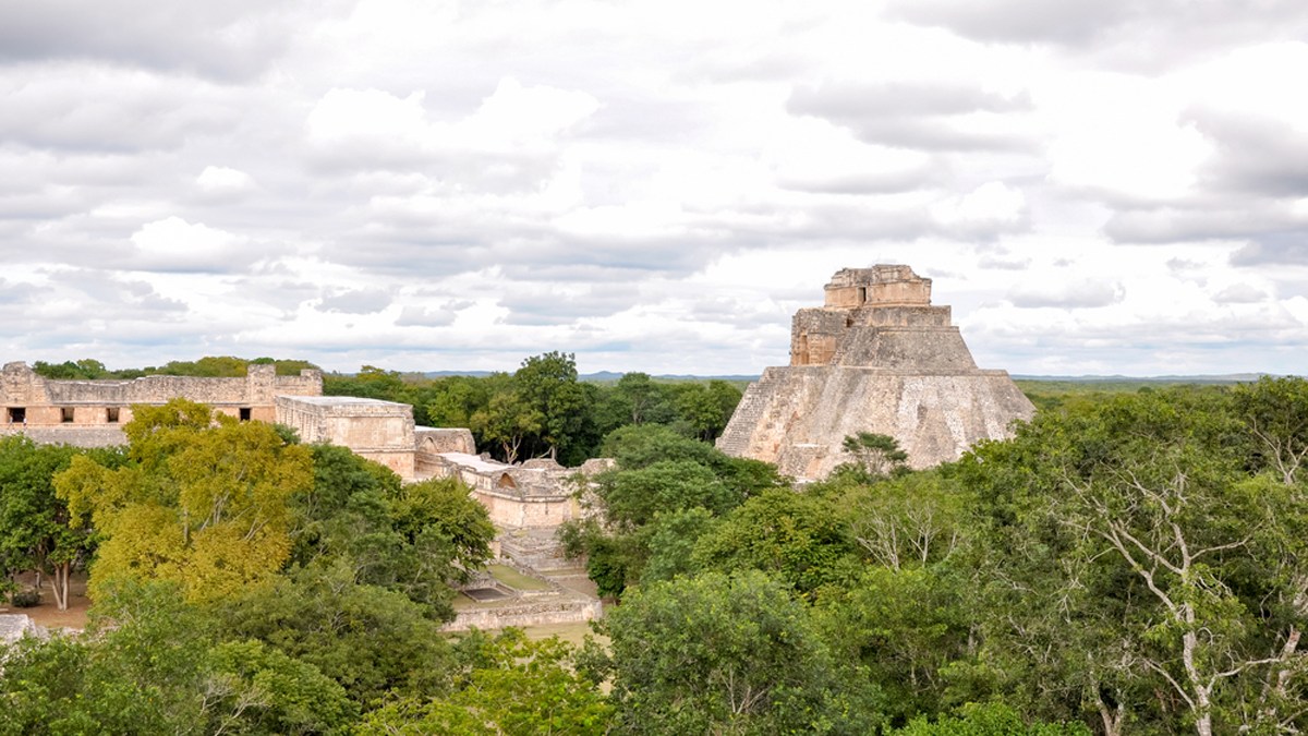 México expulsa a 'influencers' de zona arqueológica maya ...