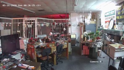 Policía de Dallas busca a presuntos ladrones de joyería
