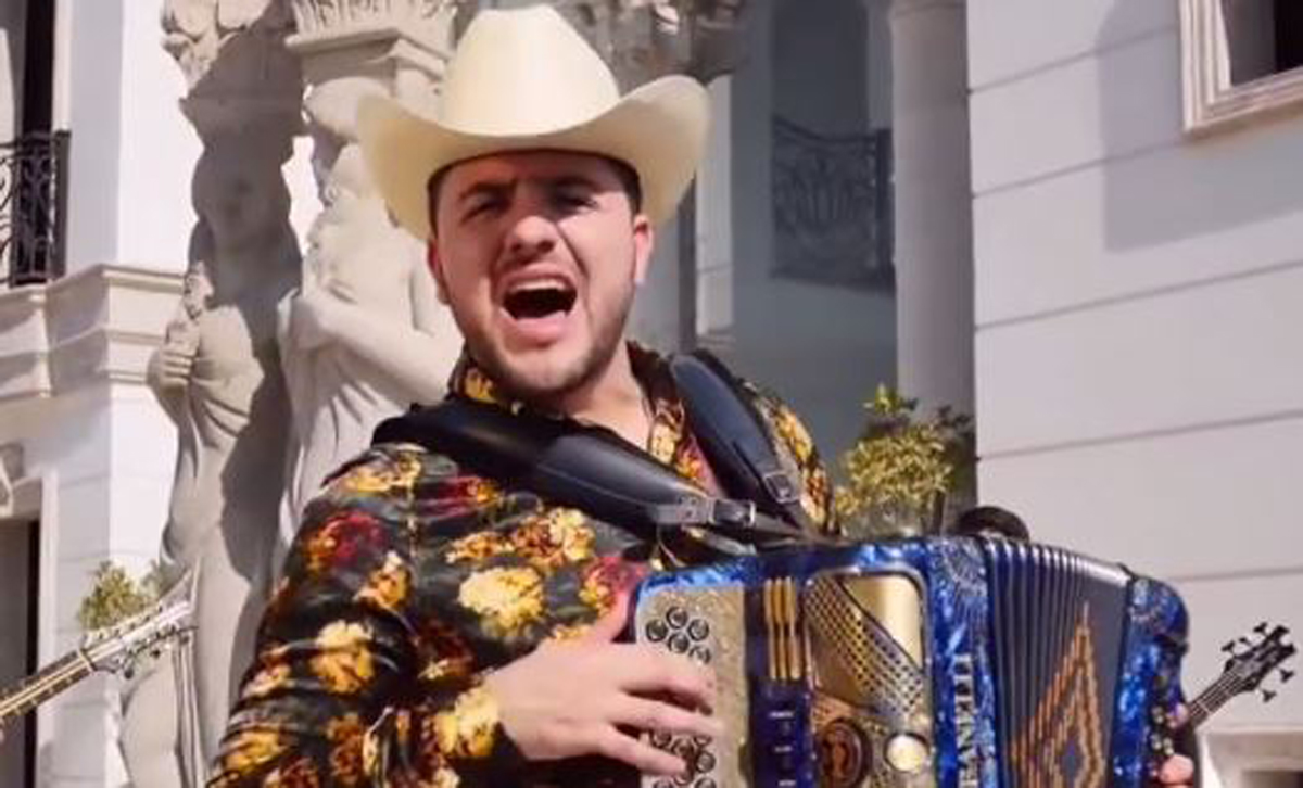 Domingo 8 de julio, 2018 - Muere en un accidente en Culiacán, México, el cantante Jorge Valenzuela, de solo 22 años.