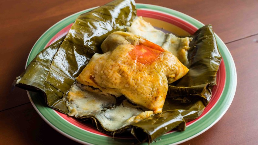 El nacatamal, un plato prehispánico que sigue siendo tradición en Navidad