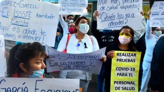Personal médico protesta en México