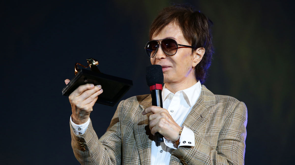 Michael Cimino, ganador del Oscar a la Mejor Película y al Mejor Director por "The Deer Hunter", falleció el 2 de julio de 2016 a los 77 años. <a href="/entretenimiento/destacados/Fallece-director-de-cine-Michael-Cimino-ganador-de-un-Oscar-por-The-Deer-Hunter-a-los-77-anos-385336941.html"> Más información aquí.</a>