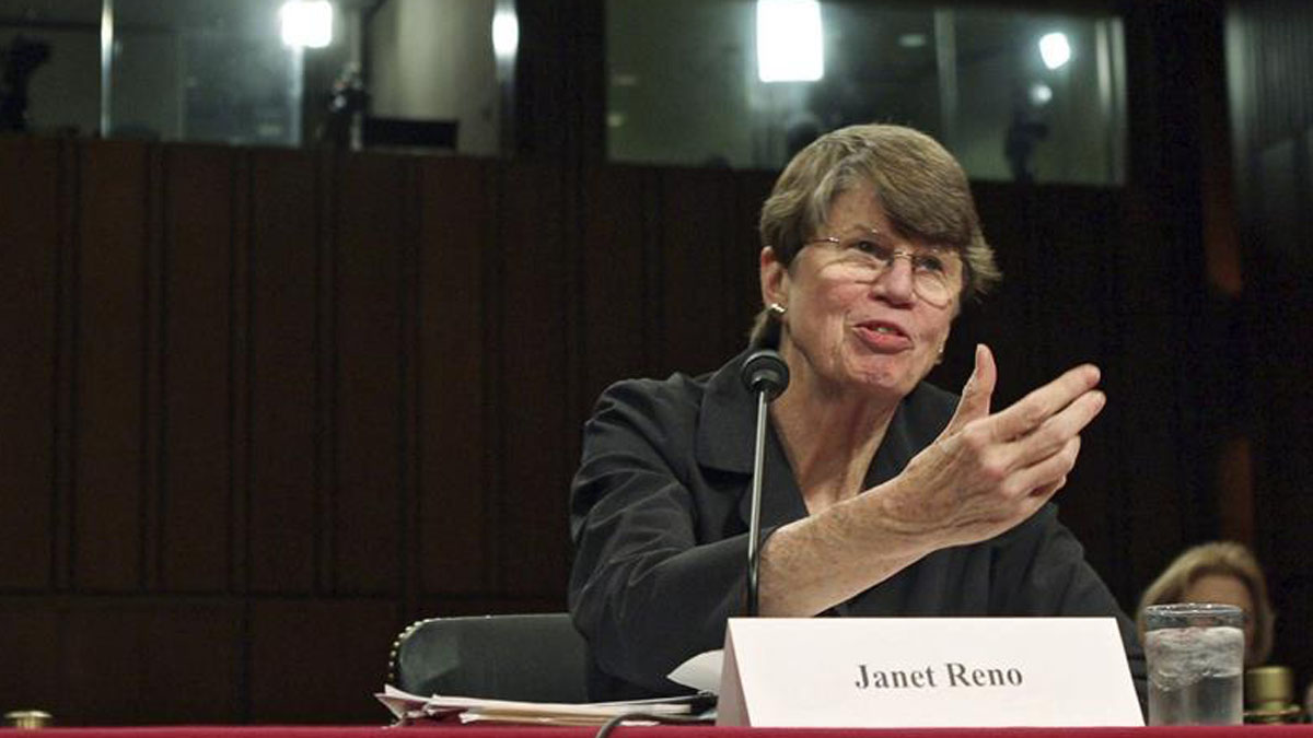 Janet Reno, quien fuera fiscal general durante los dos mandatos del presidente Bill Clinton, falleció el 7 de noviembre de 2016 a los 78 años. Fue la primera mujer en tener ese cargo, que la puso en el centro de la atención con los resonantes casos del niño cubano 'Eliancito' y la matanza en Waco, Texas.