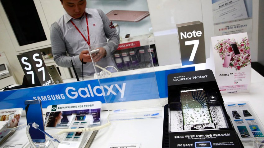 Samsung suspende las ventas globales de su teléfono Galaxy Note