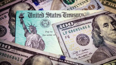 Estafas con los cheques de ayuda: el IRS no llama, textea, ni manda emails