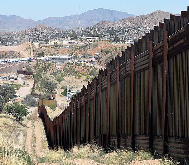 El Muro Que Ya Divide A Estados Unidos De México Ccf