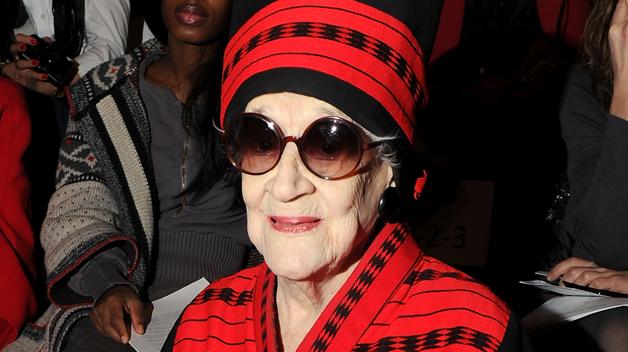 MIERCOLES 15 DE FEBRERO, 2012: Zelda Kaplan, una de las seguidoras habituales de los desfiles y fiestas de la alta sociedad neoyorquina, murió a sus 95 años mientras veía desde primera fila un desfile en la Semana de la Moda de la Gran Manzana.