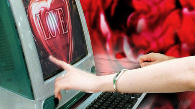 tlmd_amor_facebook_dia_san_valentin_tecnologia_computadora