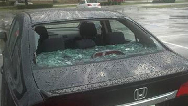 tlmd_hail_damage_car