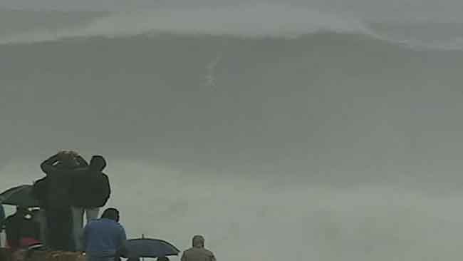 tlmd_surfista_ola_portugal