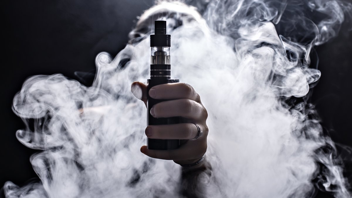 elf bar vape uk La nueva ley antitabaco prohíbe fumar y vapear en terrazas de bares
