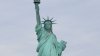 Identifican a operador de embarcación que volcó cerca de la Estatua de la Libertad, donde murieron mujer y niña