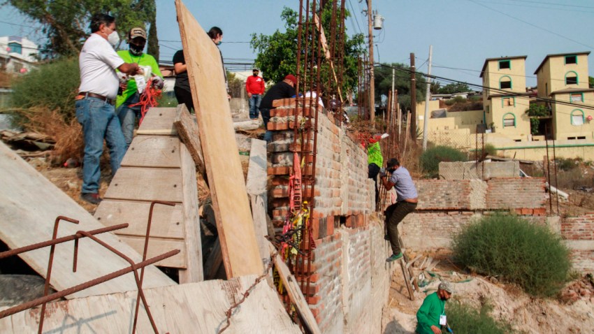 Personas buscan a desaparecidos en Tijuana