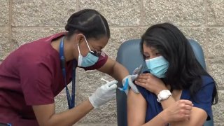 TLMD-enfermera-nj-primera-vacuna-covid-st