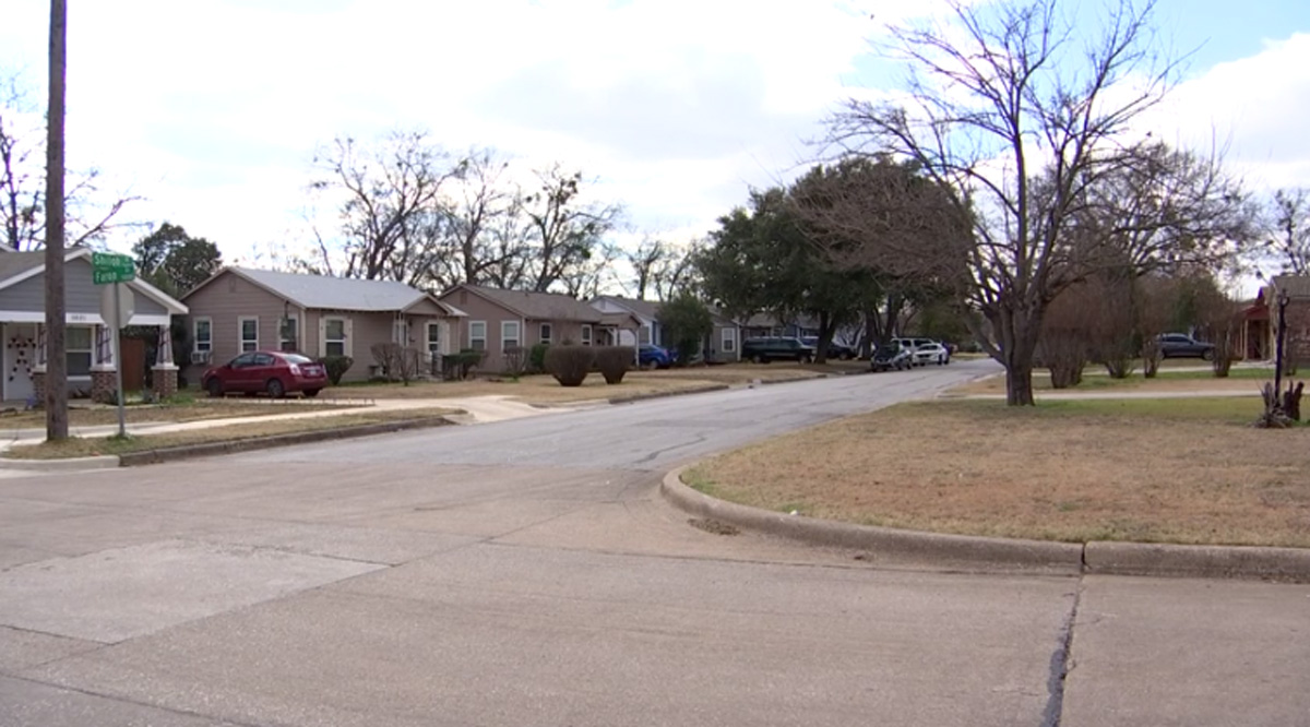 Elderly woman shot after man who arrived with rifle and pistol – NBC Dallas (39)