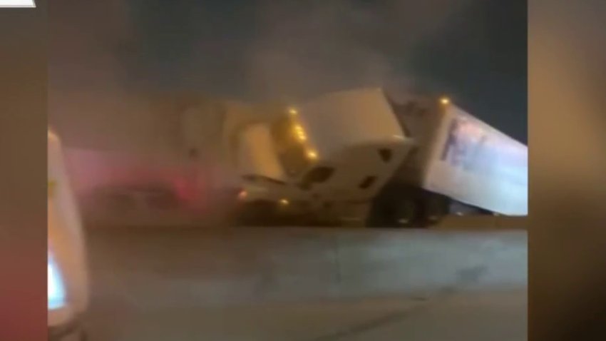 Captado en video: decenas de vehículos chocan en vías congeladas de Fort Worth
