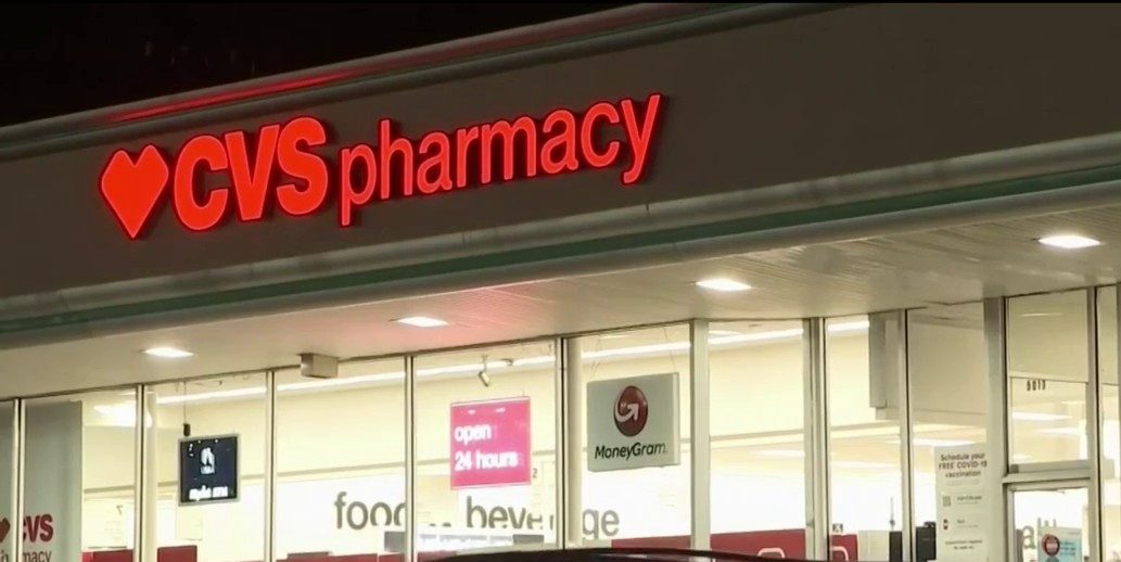 CVS de Dallasでの撮影を報告した後、ガードは死にます-TelemundoDallas（39）