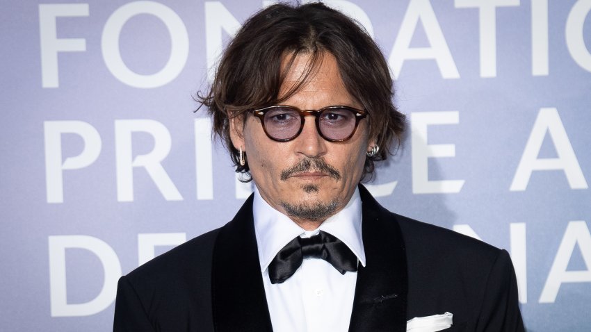 Intruso se bebe un trago y se da un baño en la casa de Johnny Depp