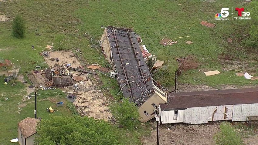 Impresionantes daños por tormentas con fuertes vientos en Azle