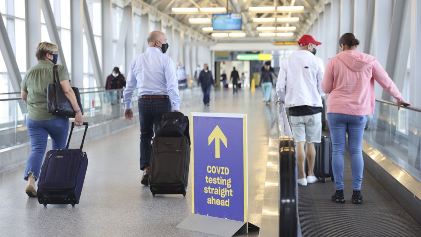 Nuevas restricciones: lo que debes saber si vas a viajar a EEUU desde este lunes