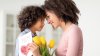Crea tu regalo para el Día de las Madres en las bibliotecas de Dallas