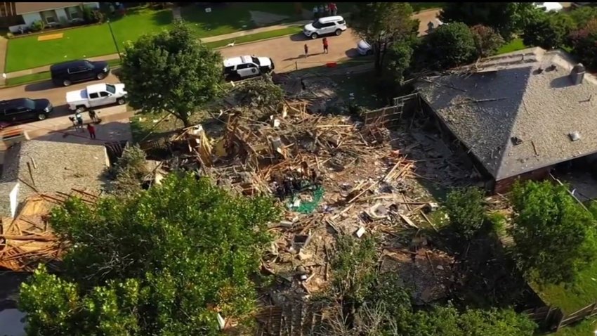 ¿Fuga de gas posible causa de explosión en vivienda de Plano?