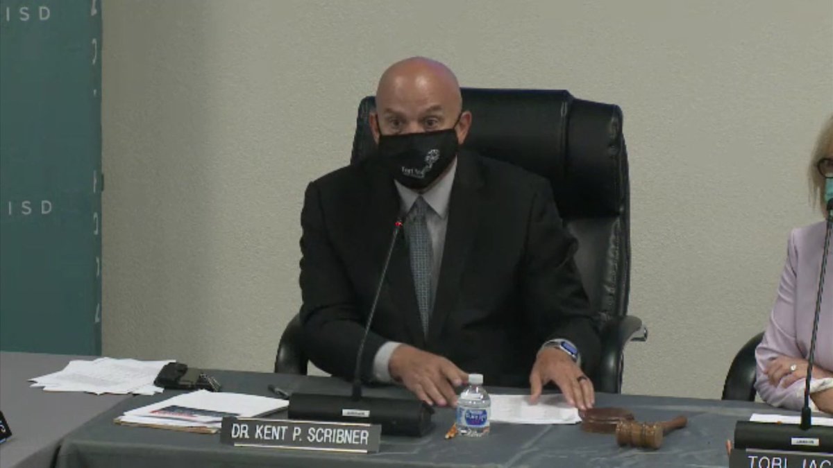 Fort Worth ISD to require mask use, defies Governor Abbott’s order – Telemundo Dallas (39)